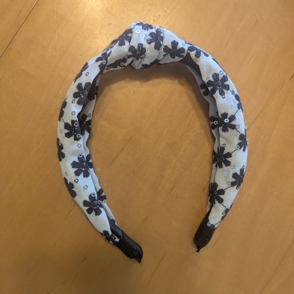 Women's Hair Accessories Pack - Picture 3 of 6